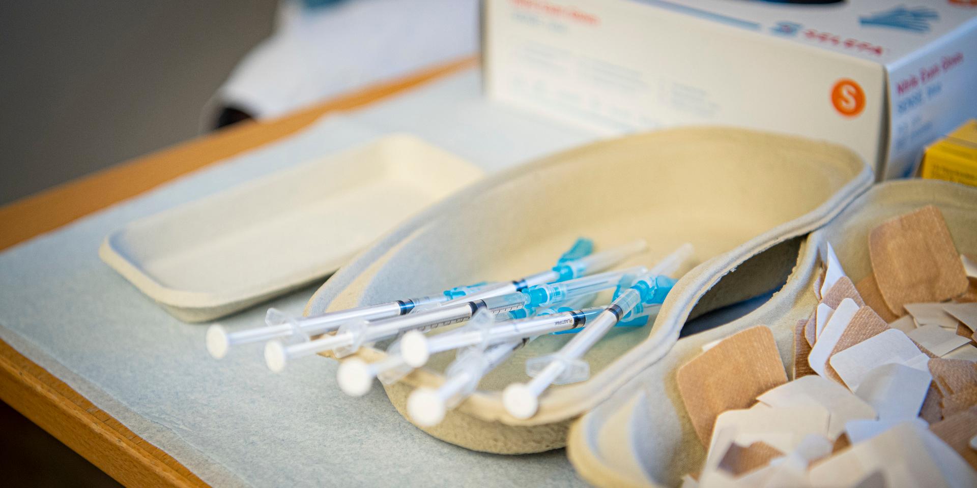 Mölndals stad har valt att inte fråga vårdpersonalen om de är vaccinerade eller inte. 