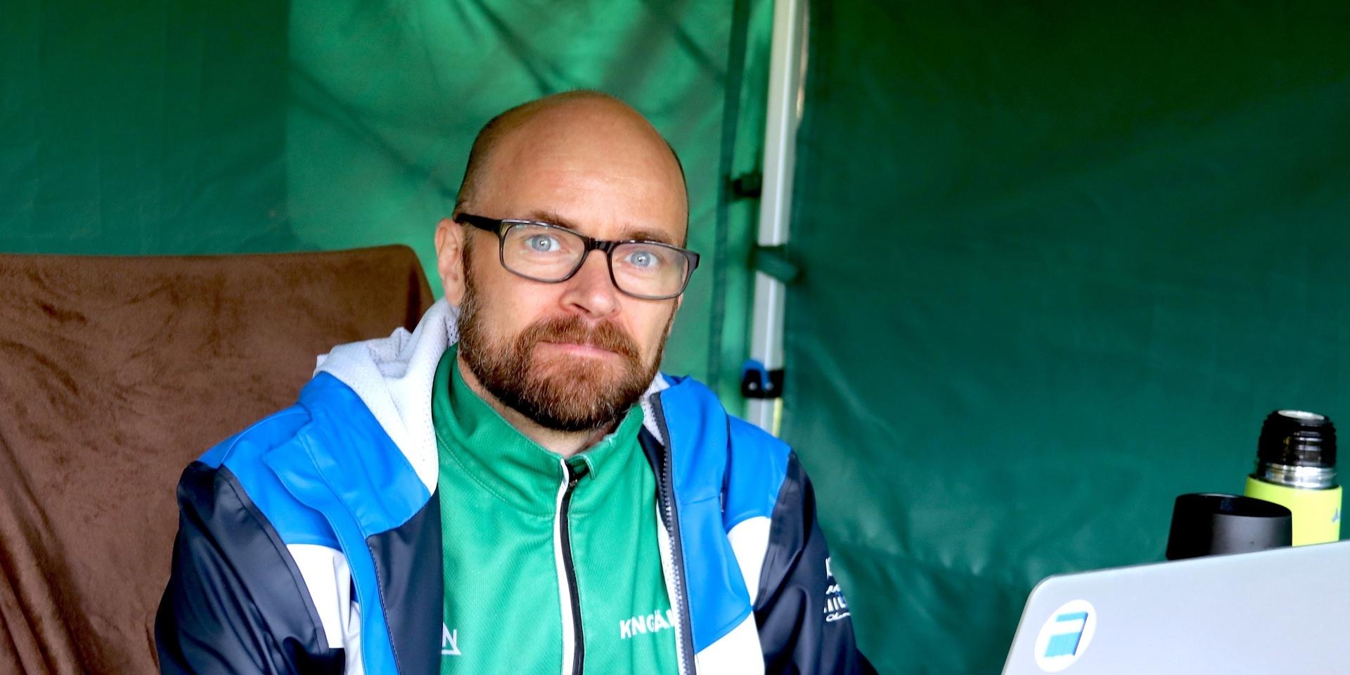 Erik Aderstedt, 48, är en av funktionärerna under GO-ringen i Hällesåker.
