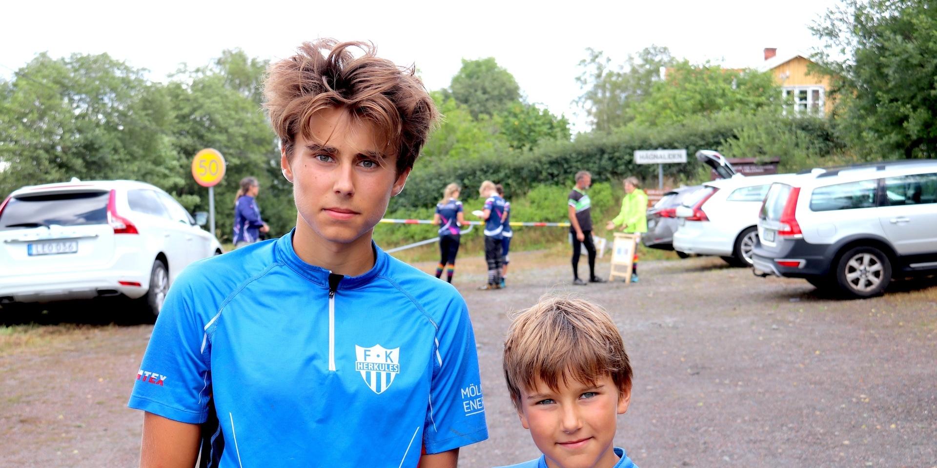 Hannes Persson, 16 år, och lillebror Axel Persson, 9 år, sprang båda i Hällesåker.