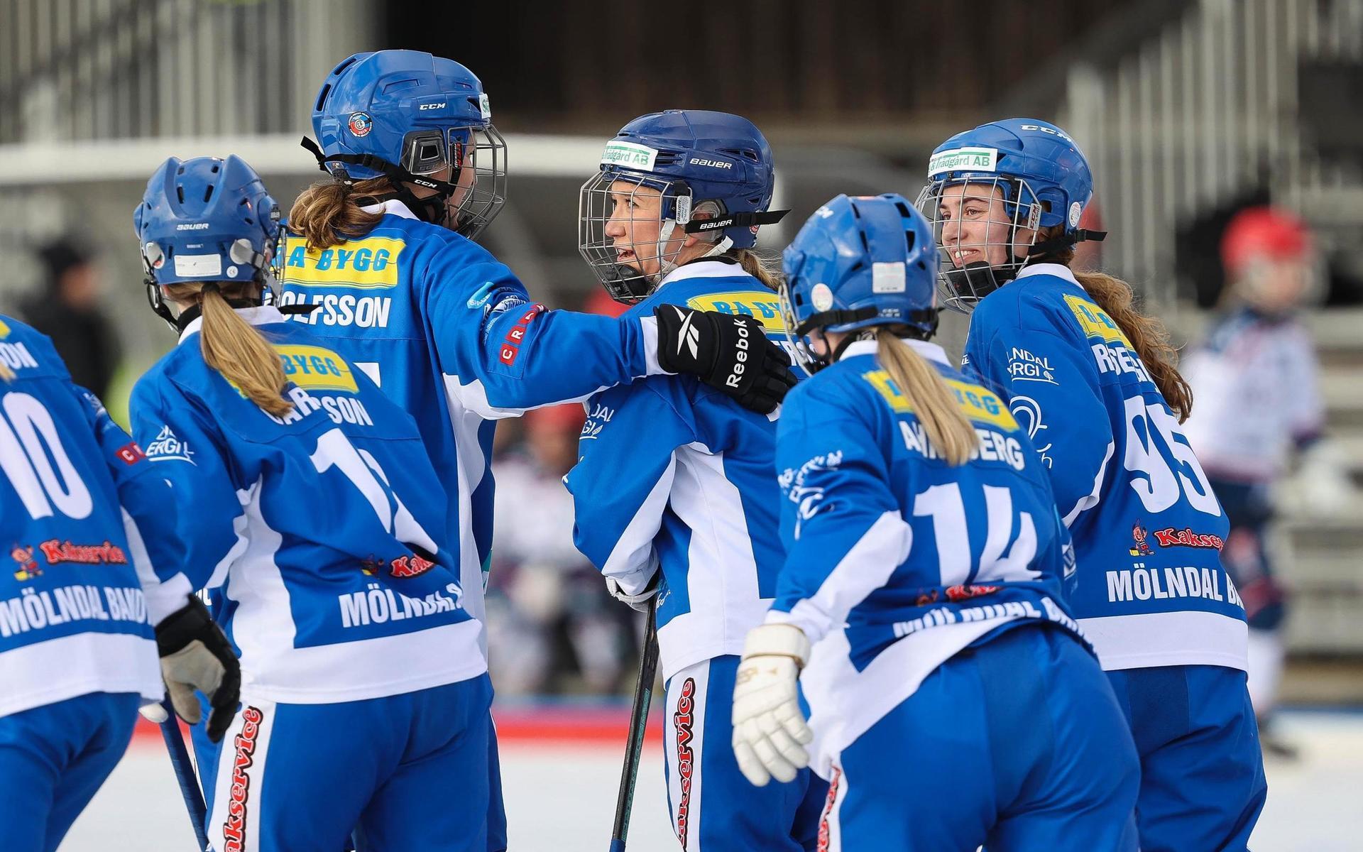 Mölndal bandy gör att kommunen för första gången är nominerad till Sveriges bästa idrottsstad.