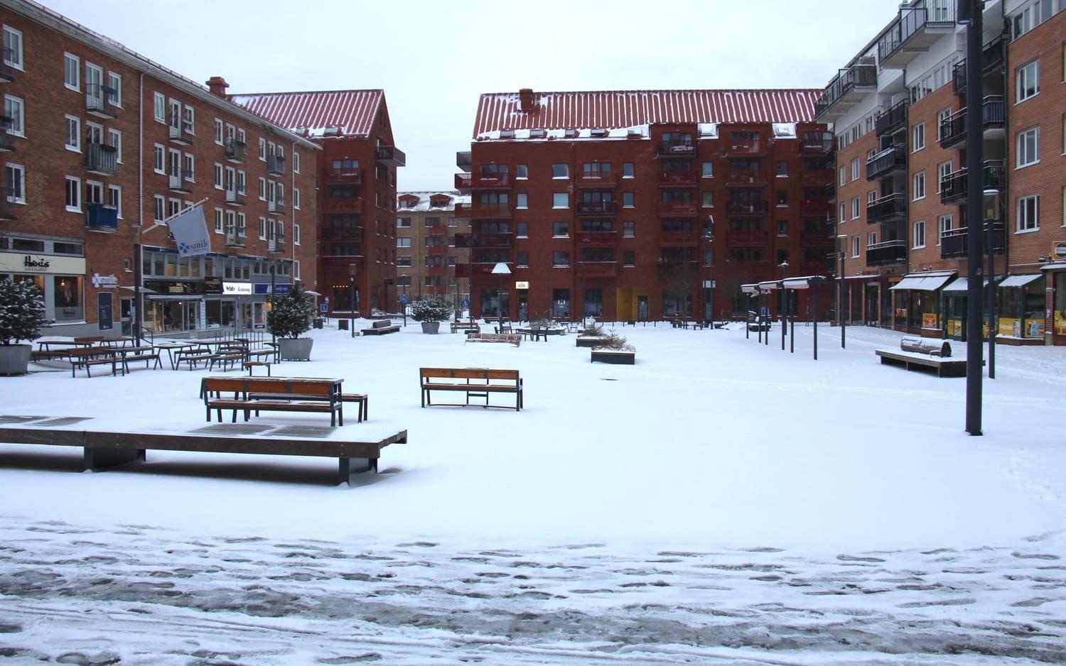 Ännu en bild från snön i tisdags i Mölndals innerstad.