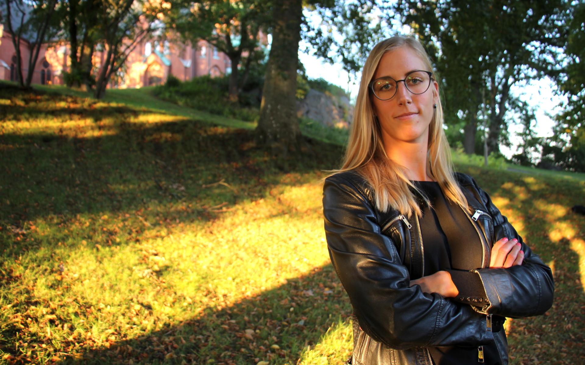 Anna Hansson jobbar som psykolog i Mölndal när hon inte spelar pianobaserad popmusik som Her Sound. ”Ta tag i din dröm”, råder hon läsarna. 