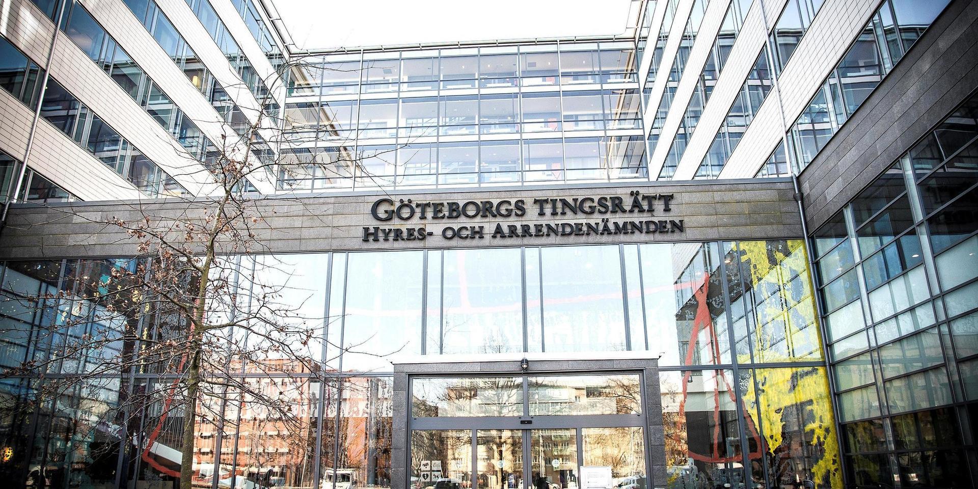 Göteborgs tingsrätt dömde mannen för ofredande. 