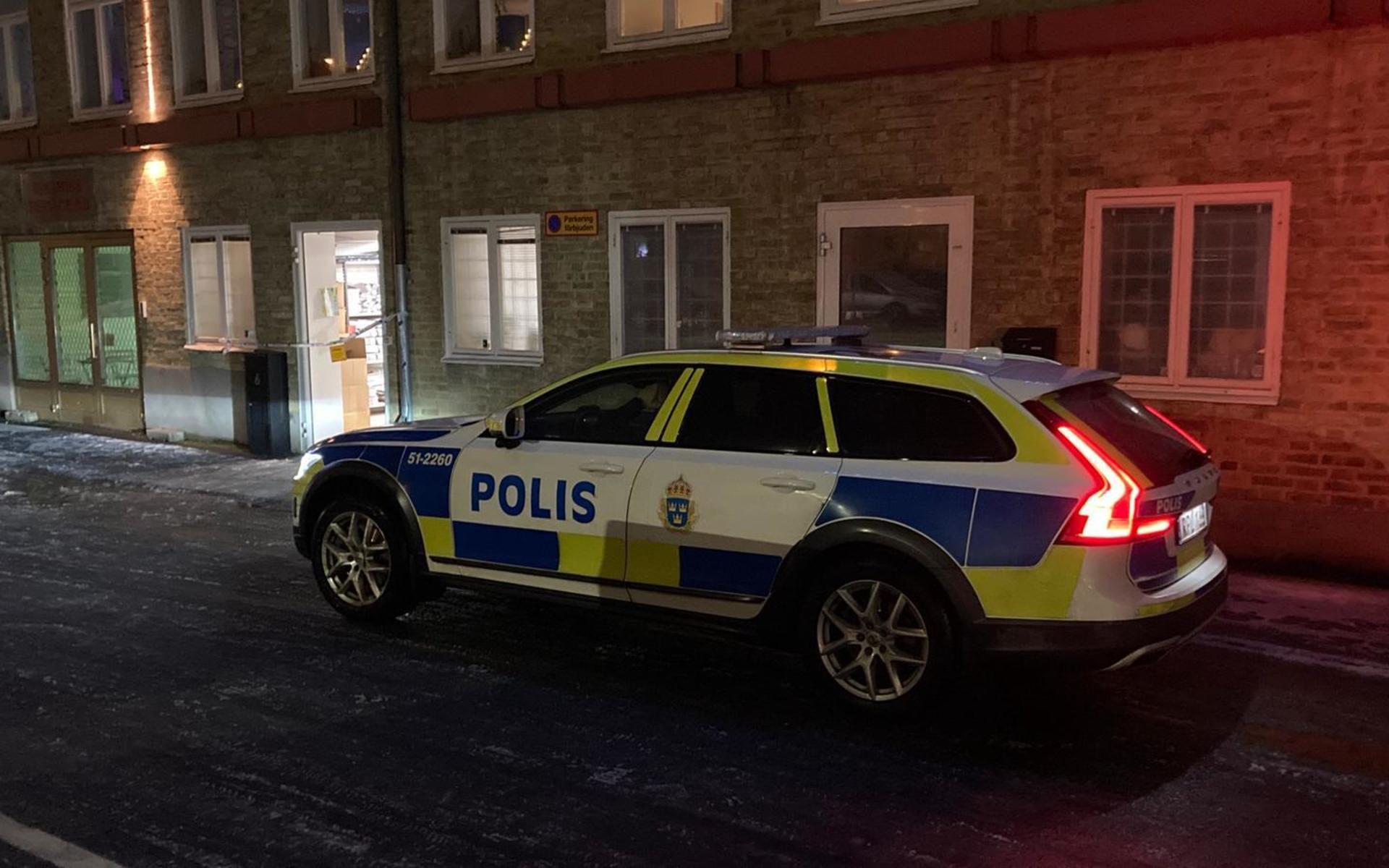 Det var under natten till den 29 december som tre svartklädda personer med huvor tog sig in i företaget Vou Yous lokaler på Åbäcksgatan.