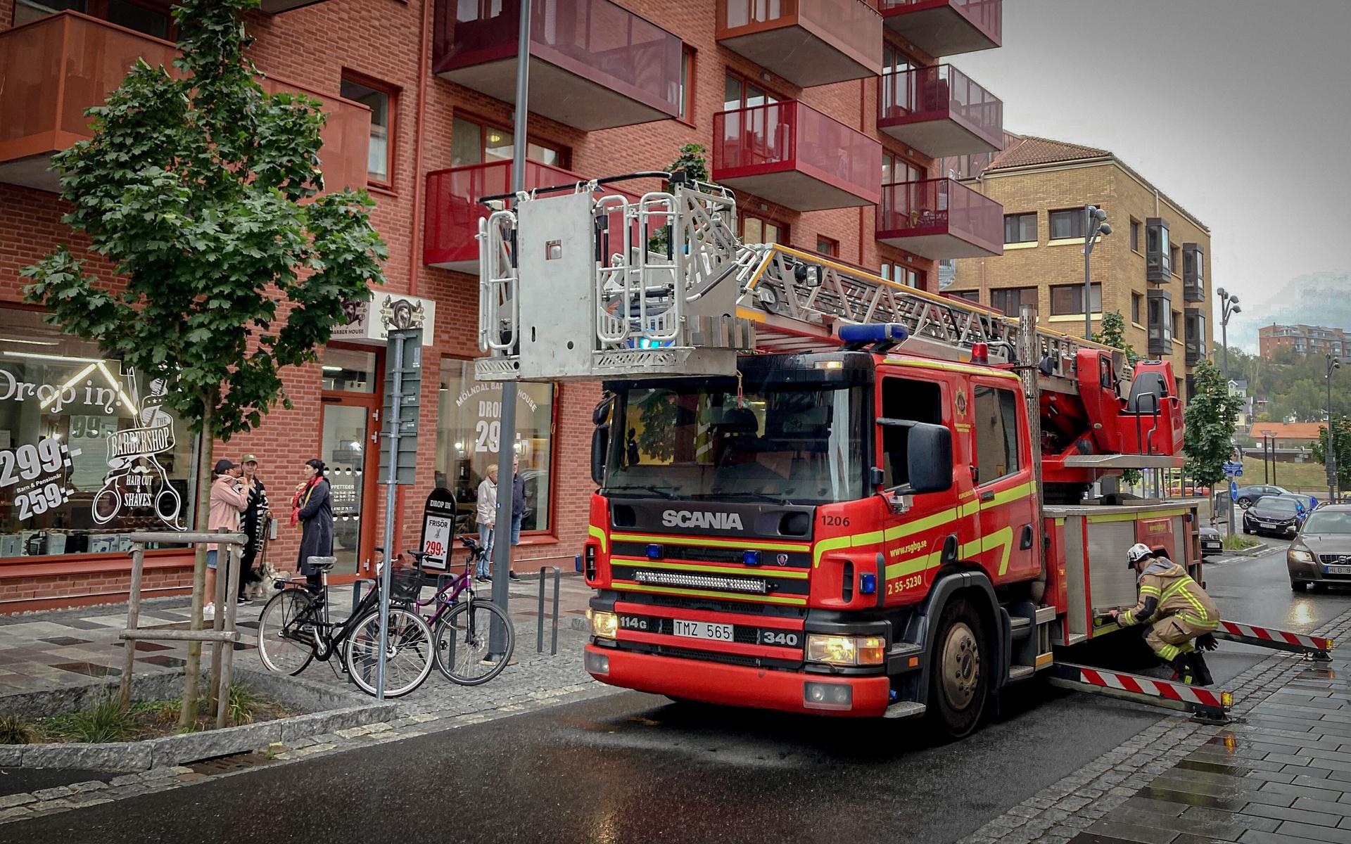 Under onsdagen larmades flera brandbilar till centrala Mölndal.