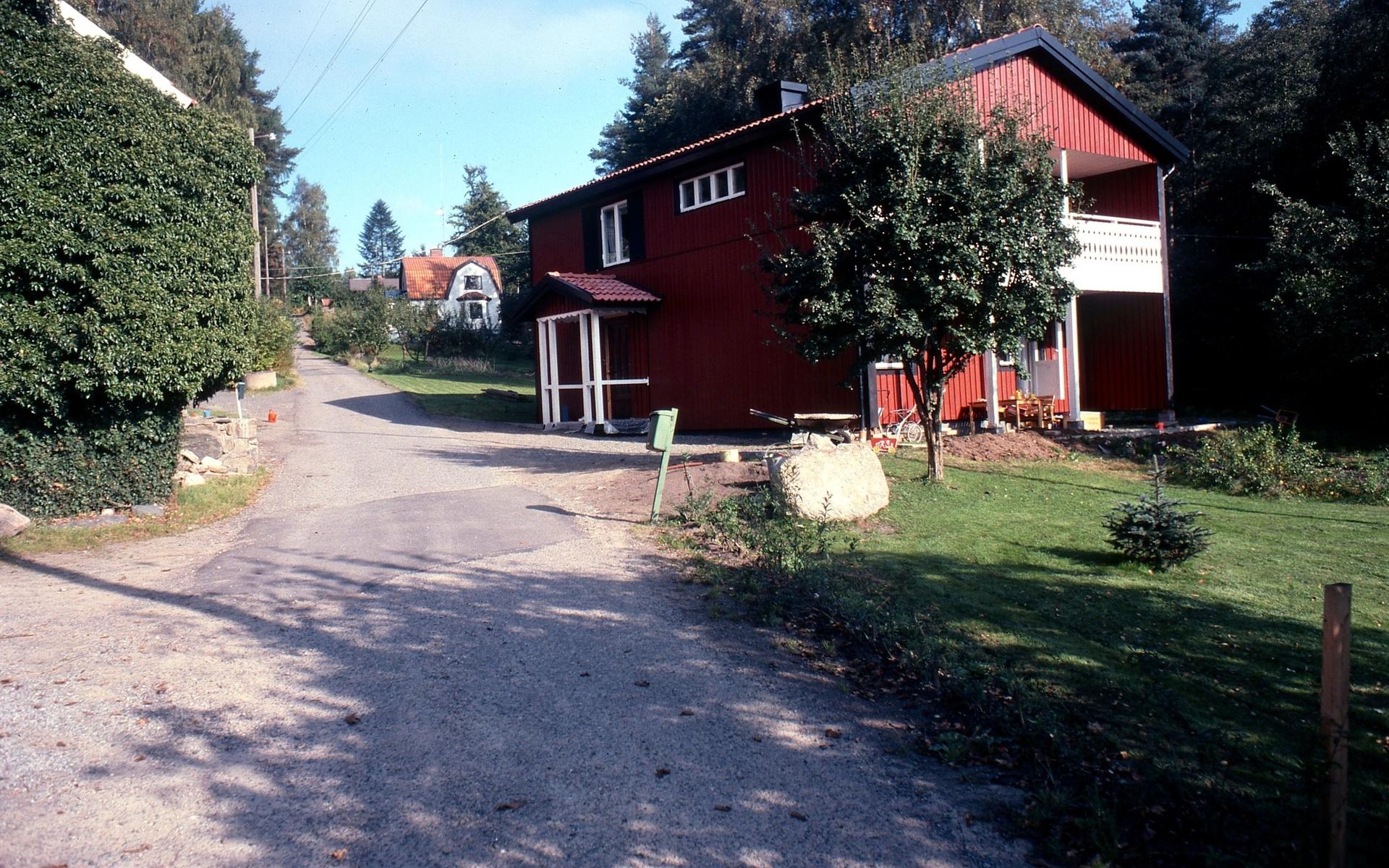 Boningshuset till gården 1982. Foto Lars Erik Lindberg