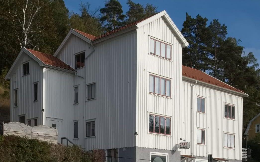 Tillmar byggde det stora huset Gunberg på Gamla Riksvägen 37, där det var många lägenheter. 