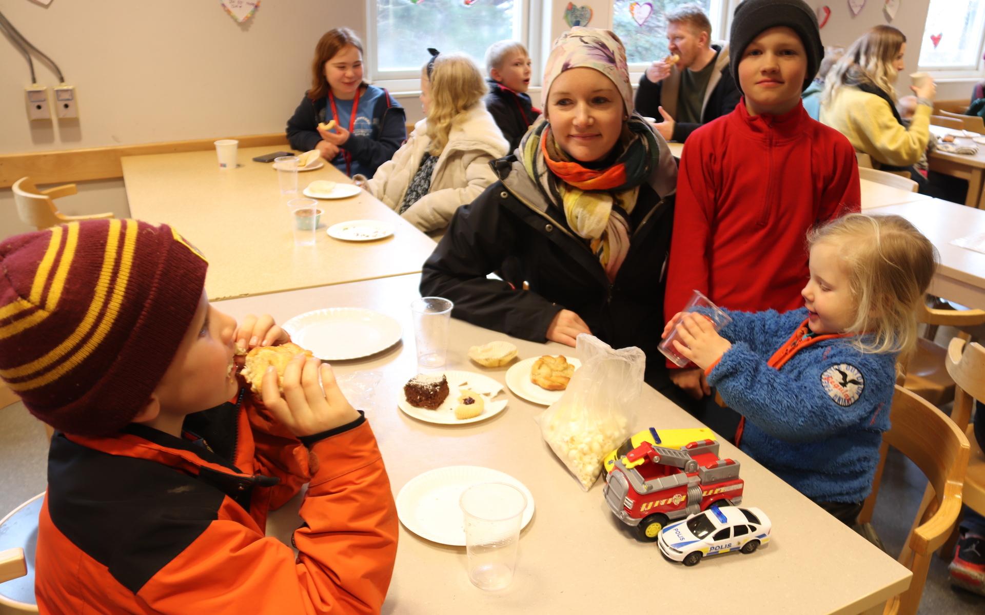 Helen Smedbro har två barn som går på skolan, Ruben och Theo, och tycker att insamlingskvällen är ett väldigt bra initiativ. Dottern Ilse Smedbro går fortfarande på förskolan. 