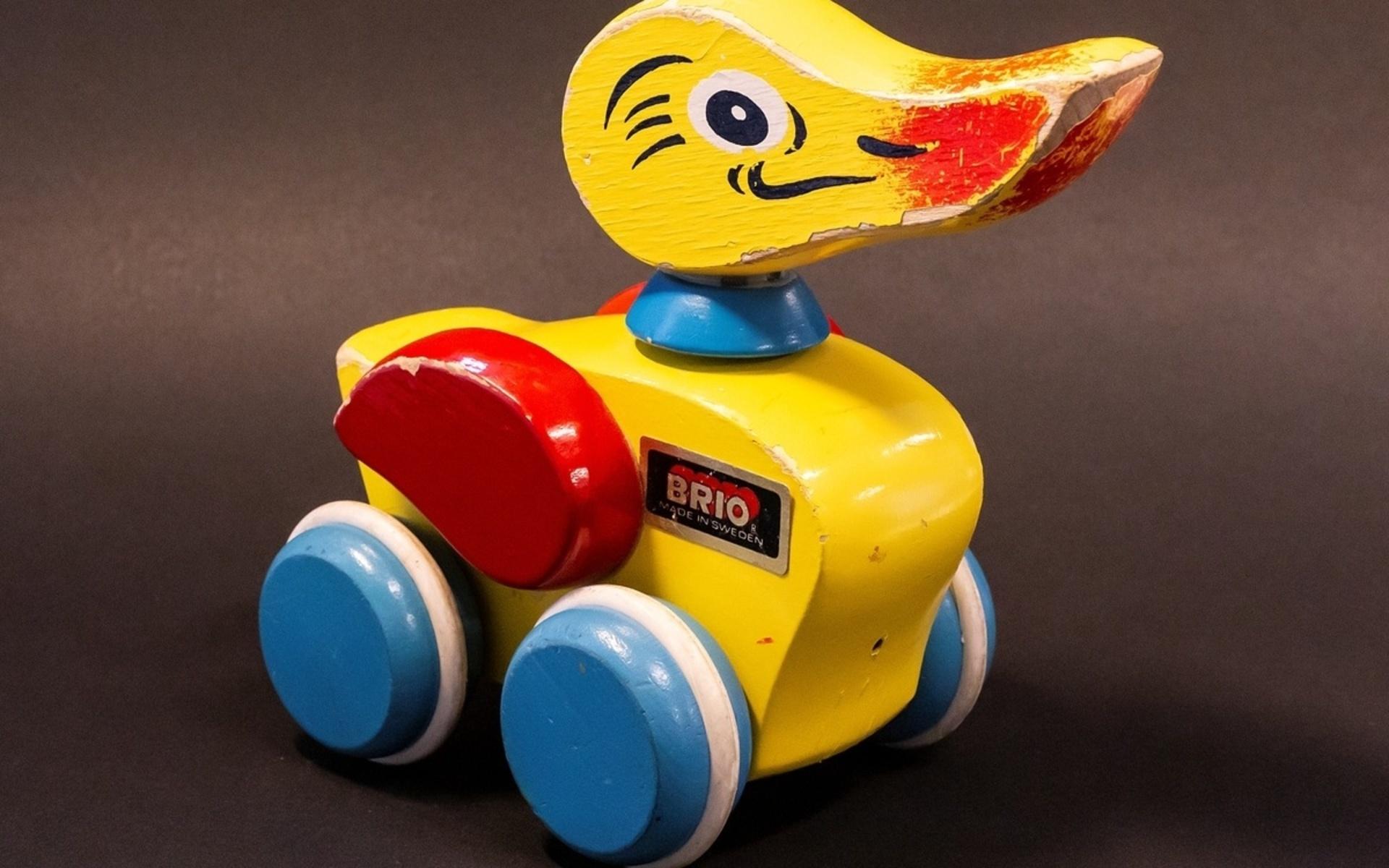 Leksaksanka på hjul tillverkad av Brio. Inköpt år 1970 i Mölndals leksaksaffär på Kungsbackavägen. 