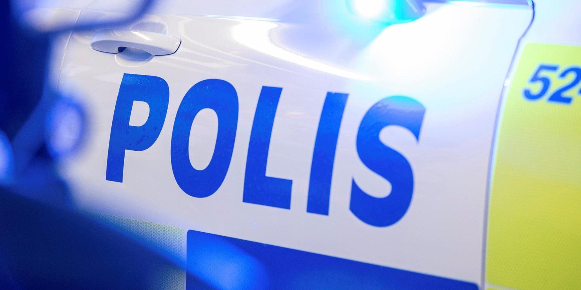 under onsdagskvällen hördes skott i Lindome, när polisen kom till platsen visade det sig att det var en 20-åring som skjutit med en soft air gun. 