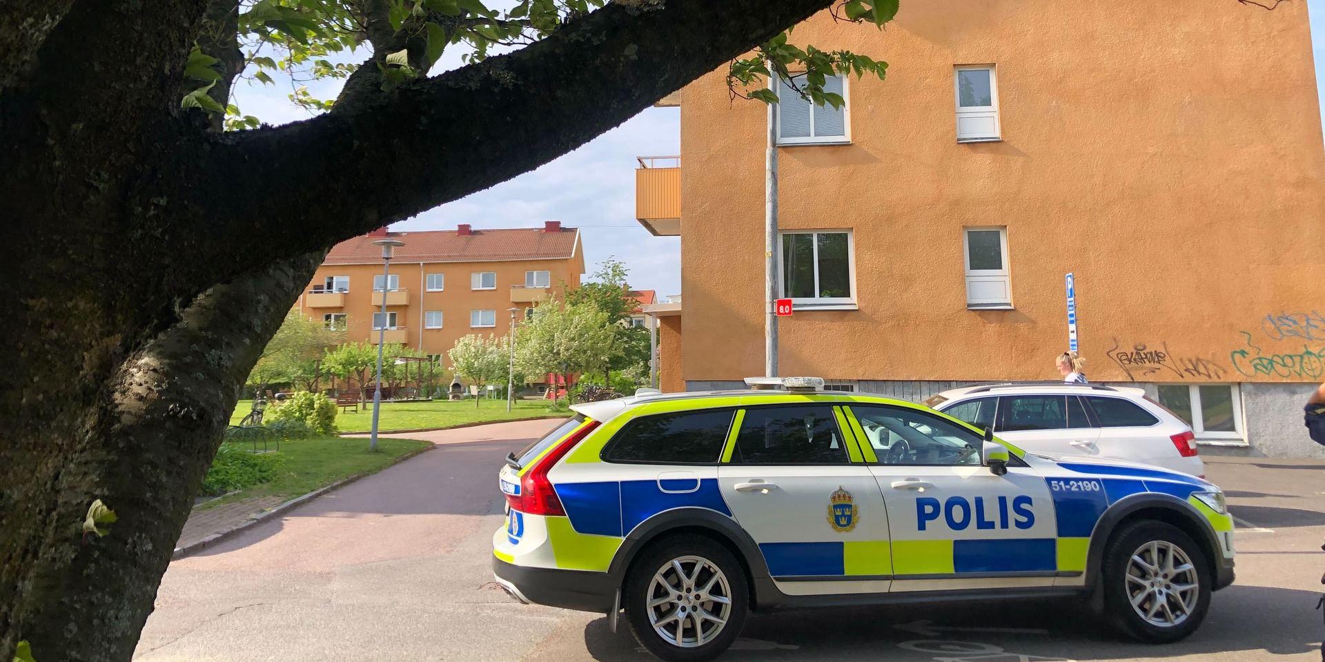 En äldre man med rullator blev attackerad och rånad av en yngre gärningsman på Vänortsgatan under onsdagseftermiddagen.