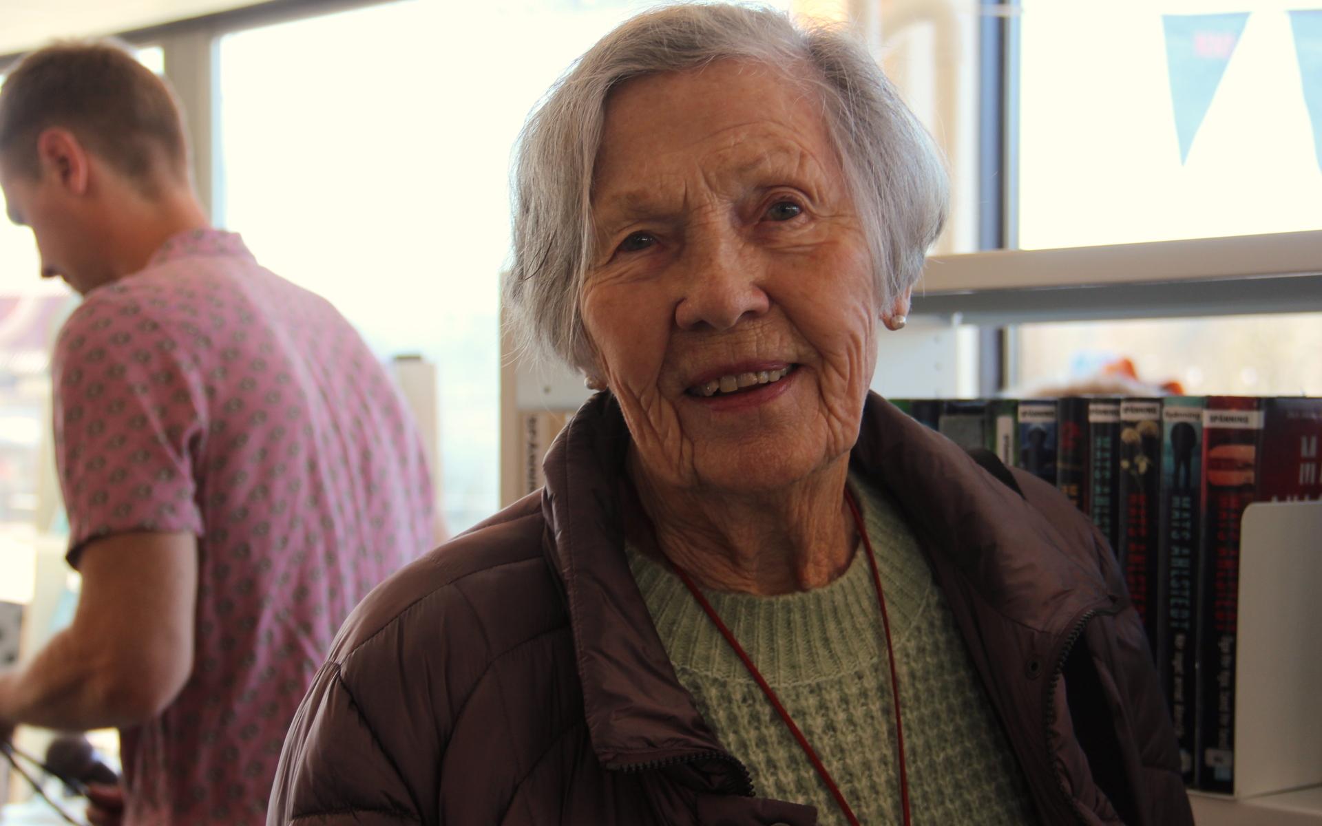 Mona Benzel, 86, var med och öppnade Kållereds bibliotek 1971. 