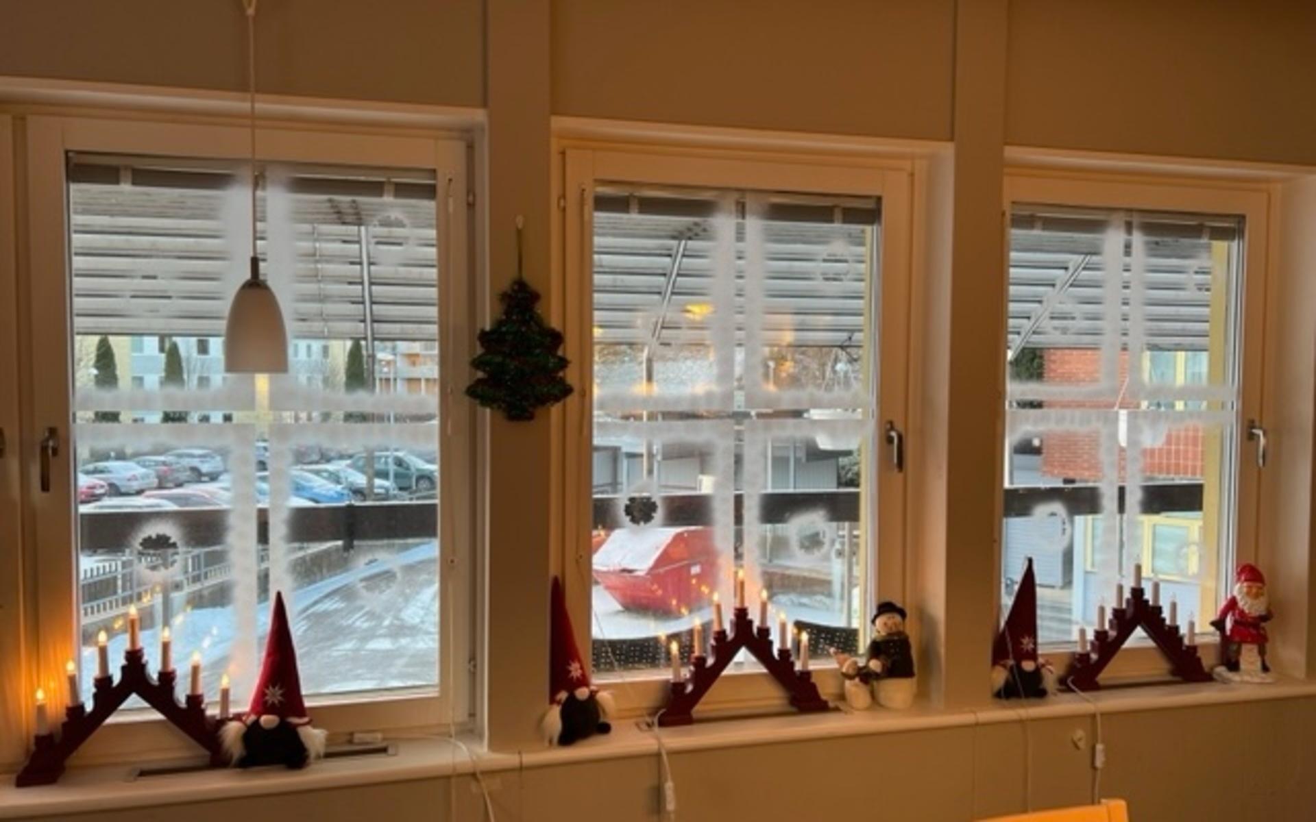Julpynt på Fässbergs äldreboende. 
