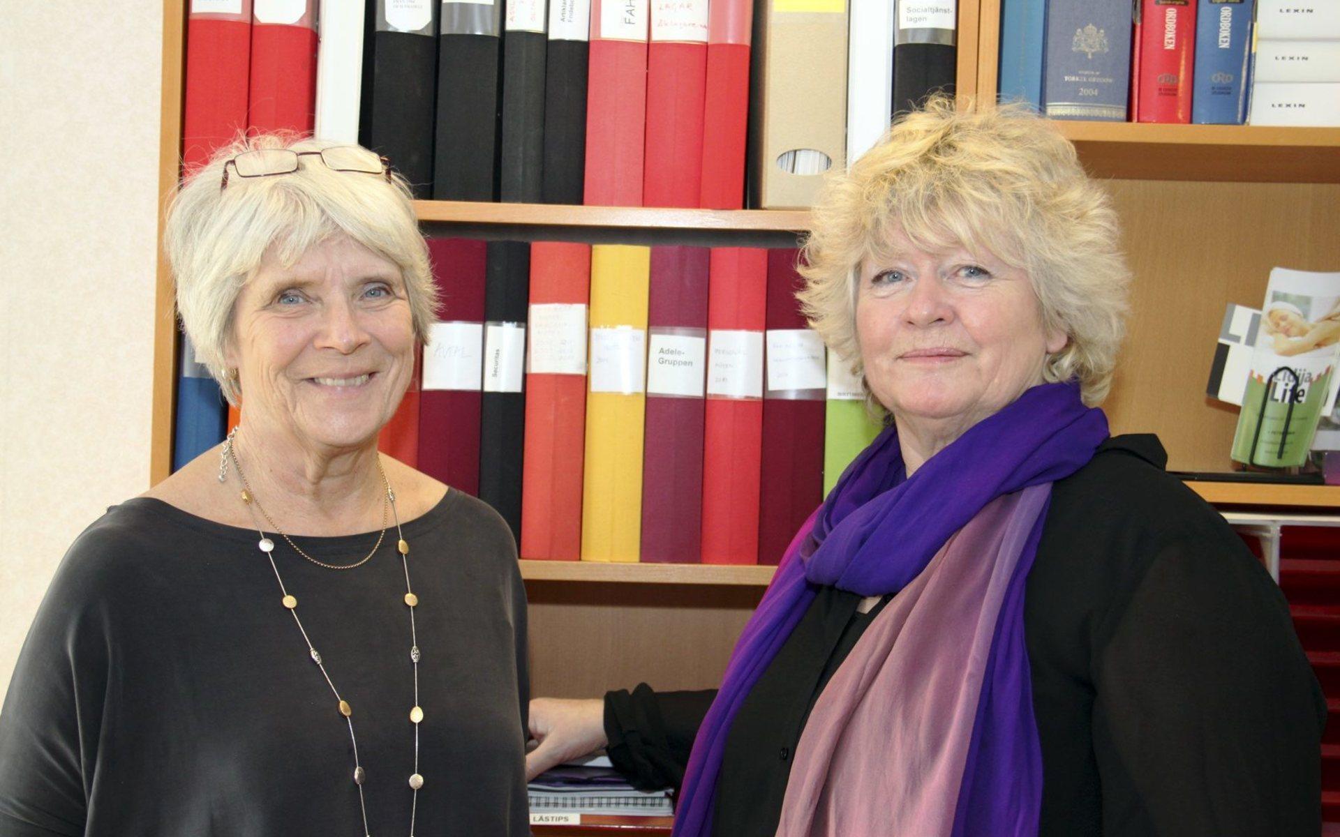 Marita Aronson (till vänster) var under lång tid ordförande i Kvinnojouren Mölndal-Härryda. I dag bor hon i sin barndoms Värnamo. Här tillsammans med ROKS ordförande Angela Beausang.