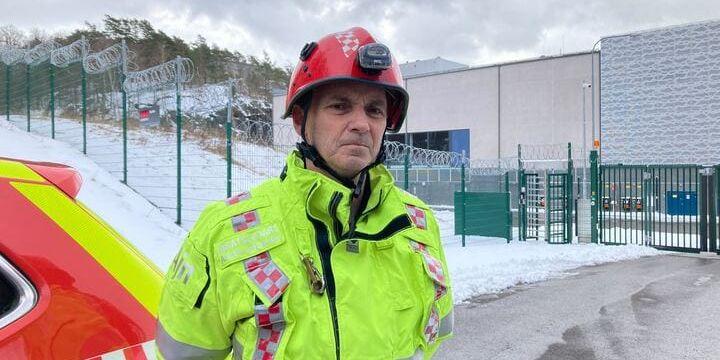 Anders Johansson, insatsledare på räddningstjänsten, var på plats utanför vattenverket under torsdagen.