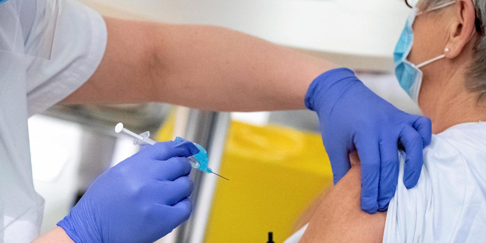 Under nästa vecka halveras antalet vaccintider i regionen. 