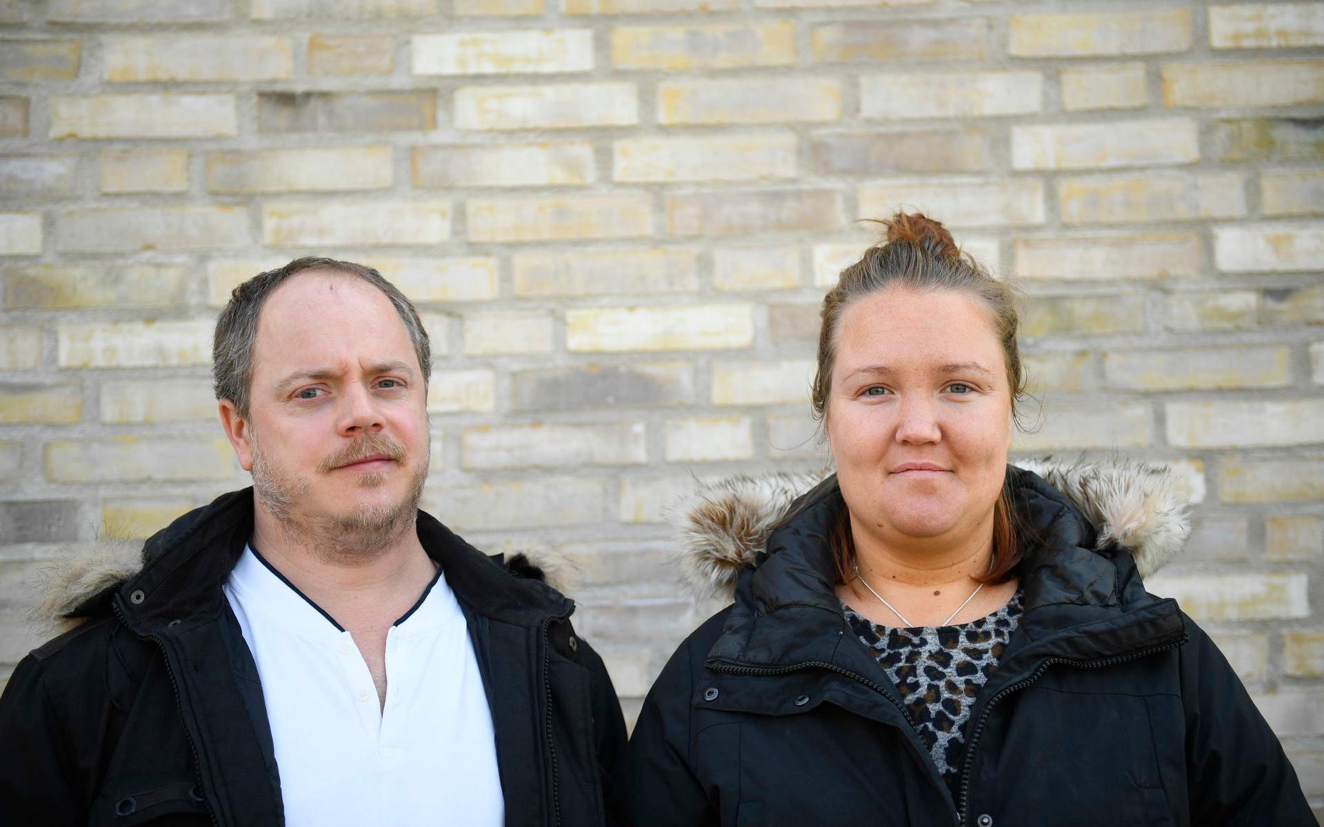 Hendrik och Ellinor Björlin. De bor med en fyraåring och en niomånaders bebis i huset som eldhärjades under natten.