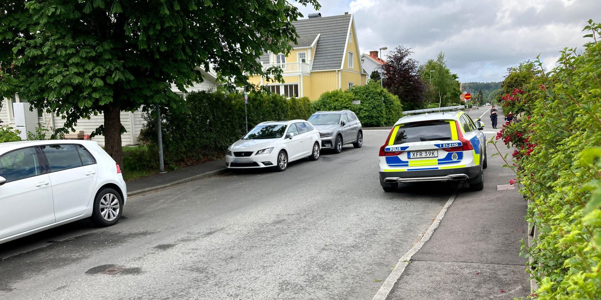 Två bilar krockade i en korsning i Solängen på torsdagen. Räddningstjänsten fick bland annat sanera läckage på platsen. 
