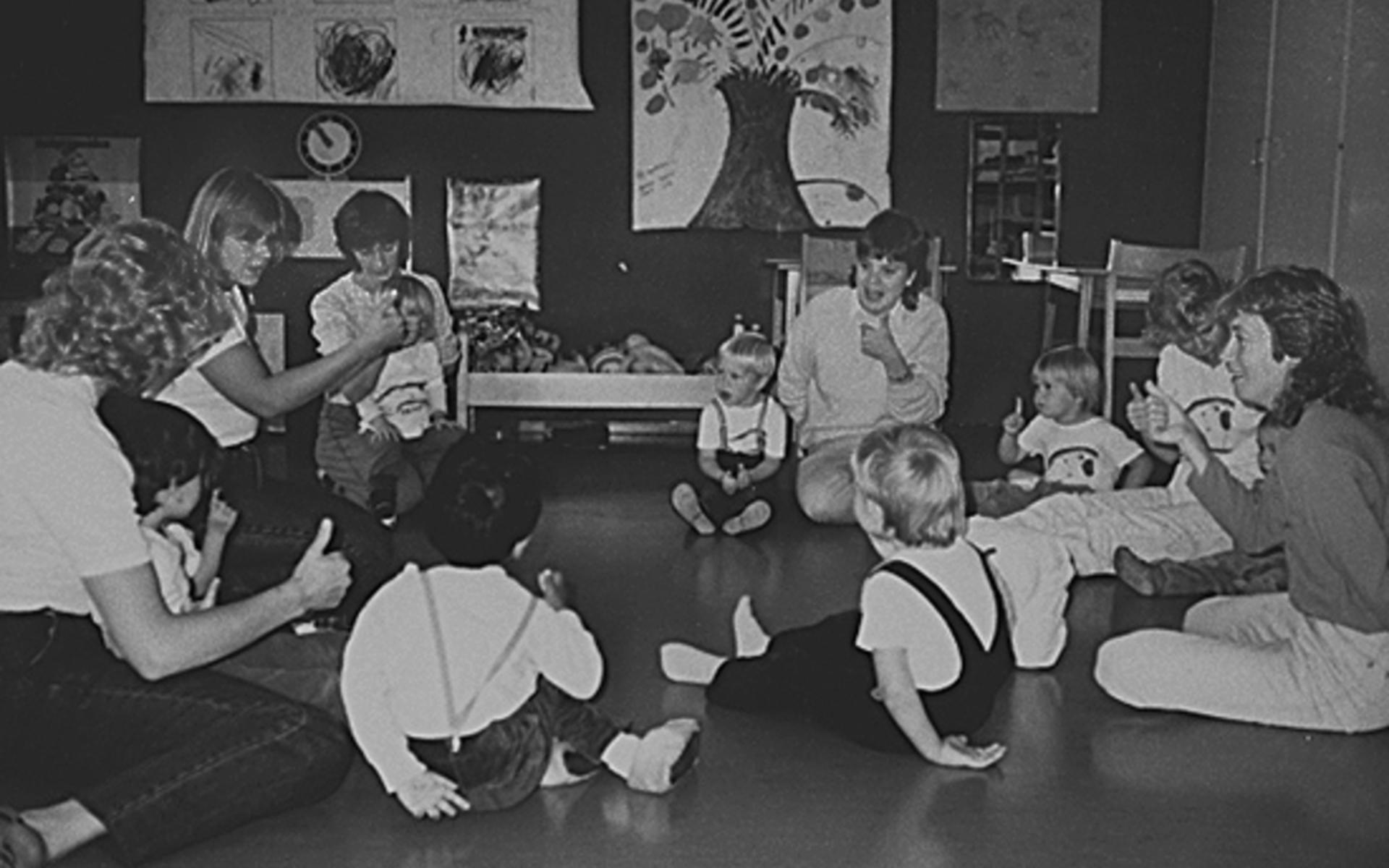10-årsjubileum för Bifrosts förskola och fritids. Bilden är tagen 1985. 