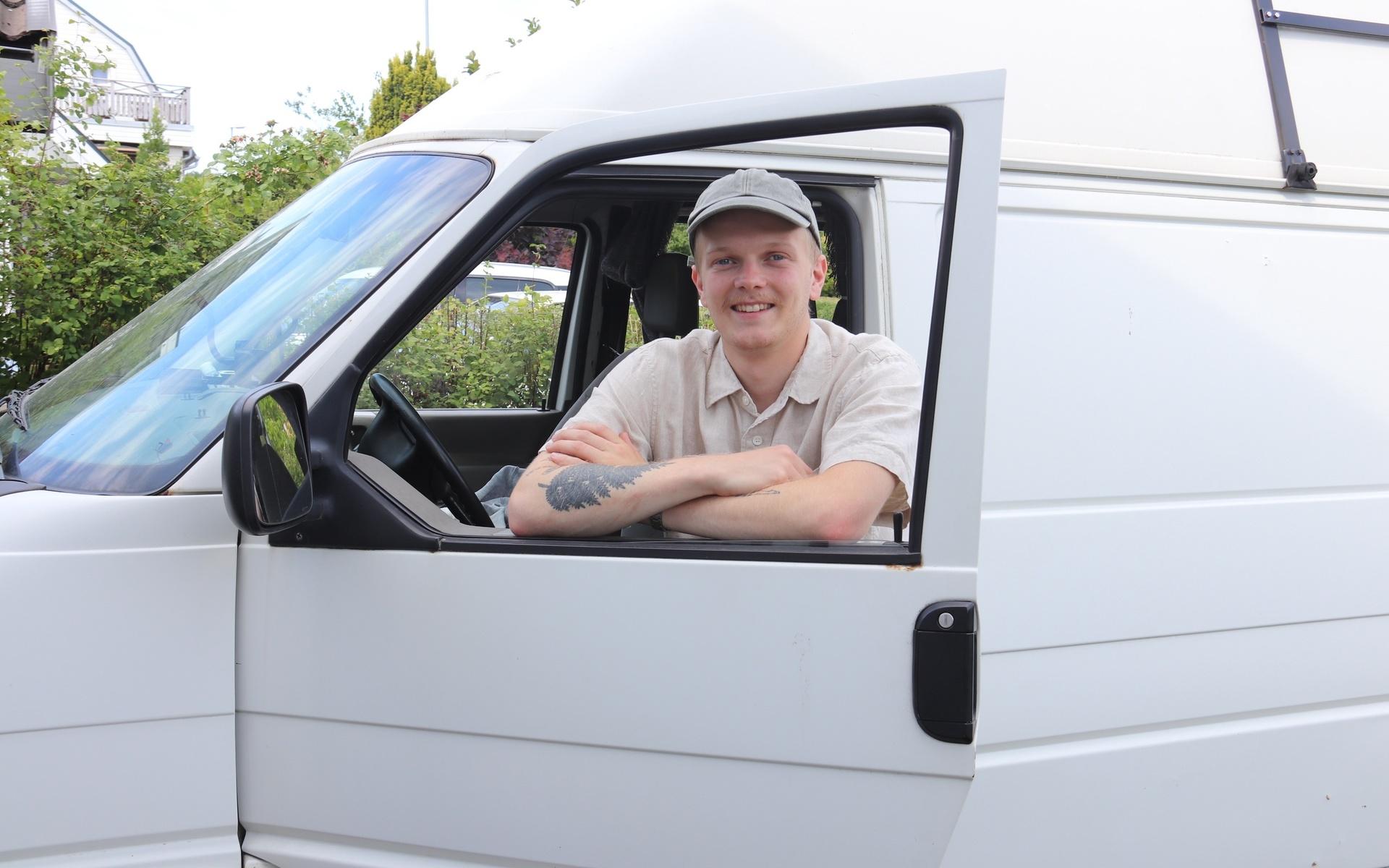 I september 2019 började Filip Ferngren att bygga om en skåpbil till en husbil. 
